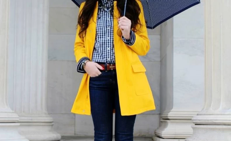 شیک پوشی خانم ها در روزهای بارانی + ترفند