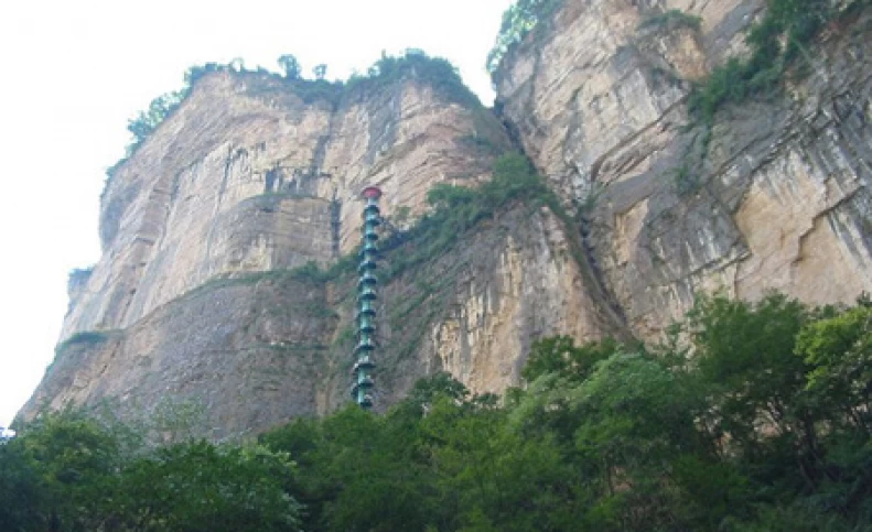 پلکان مارپیچ کوه تایهانگ چین