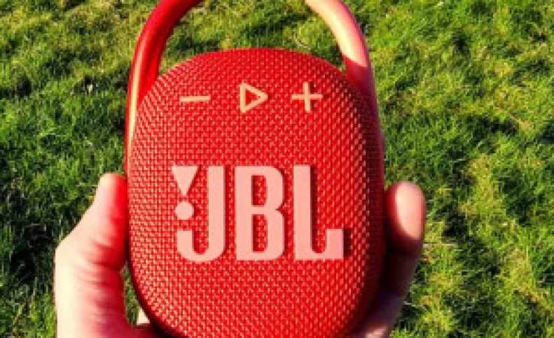 بررسی اسپیکر JBL Clip 4