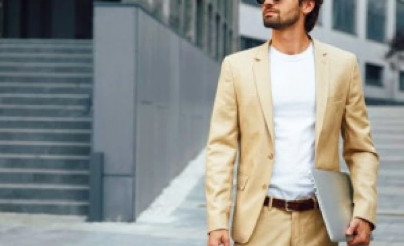 کت شلوار کرمی رو با چی ست کنیم؟