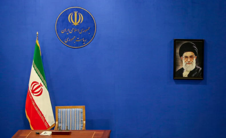 نفوذ وزرای احمدی نژاد به کابینه رئیسی؟/ سهم خواهی‌ها دردسرساز شد