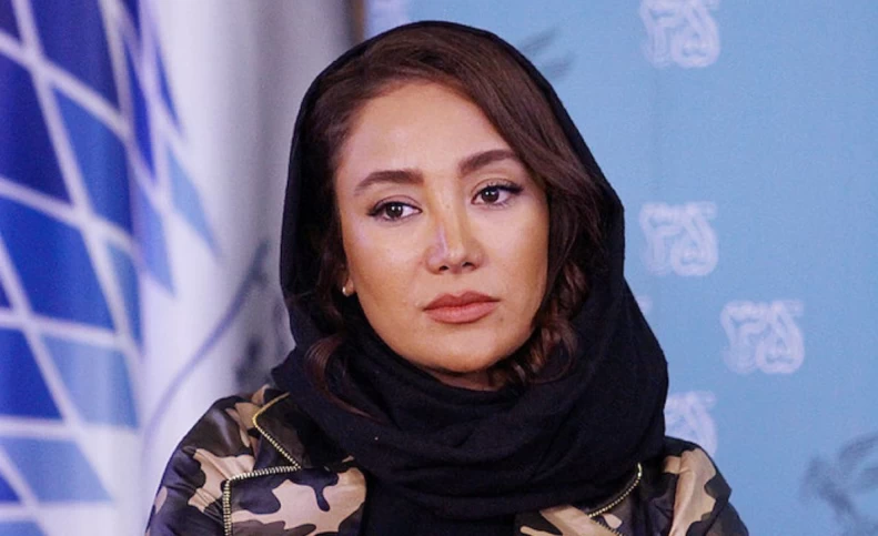 کافه گردی شیک و لاکچری بهاره افشاری در خارج از کشور