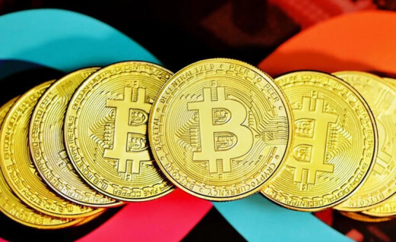 بیت‌کوین برای فتح یک ابرکانال خیز برداشت
