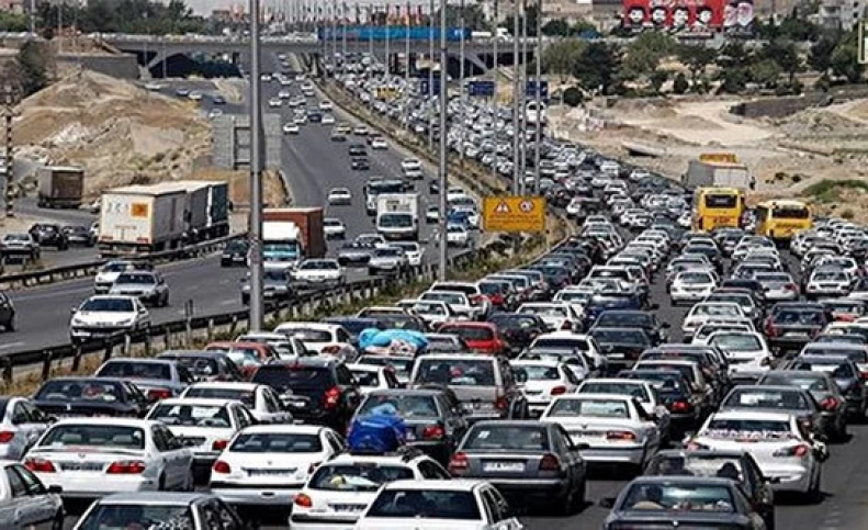 ترافیک سنگین در آزادراه کرج - تهران