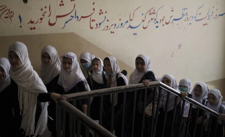 طالبان: دختران افغان بعد از امن شدن اوضاع به مدرسه می‌روند