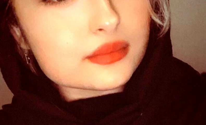 بازگشت سارا و نیکا به حاشیه ها ! +11 عکس جنجالی از سارا و نیکا!