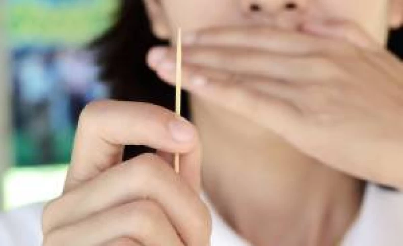 مضرات خلال دندان که همین الان باید بدانید!