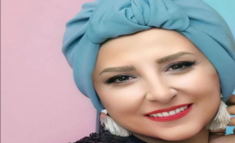 سنگ قبر متفاوت مادر مرجانه گلچین با عکس زیبای دونفره!