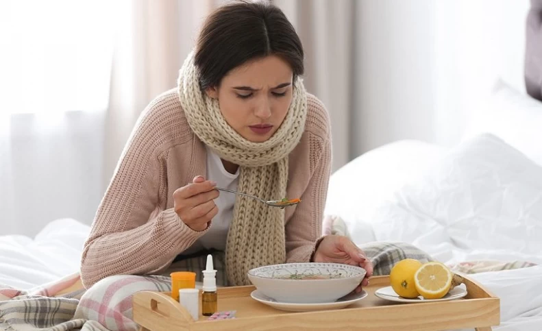 هنگام سرماخوردگی چه خوراکی‌هایی بخوریم؟