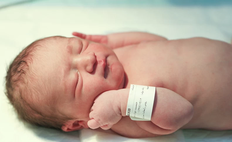 ابتلای نوزاد رها شده در زباله به عفونت داخلی