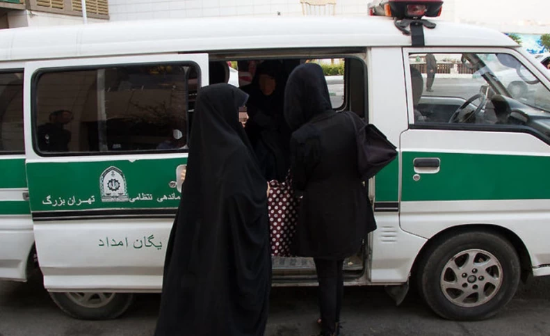 لباس های ممنوعه برای زنان و مردان طبق قانون حجاب اعلام شد