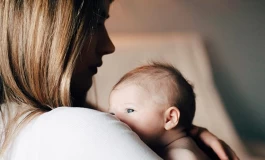 آیا با وجود ابتلا به کرونا می توانید به نوزاد شیر بدهید؟