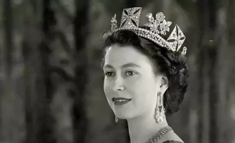 تاج های میلیاردی ملکه انگلیس به چه زنانی می رسد؟ - آن ها خوشبخت ترین شدند!