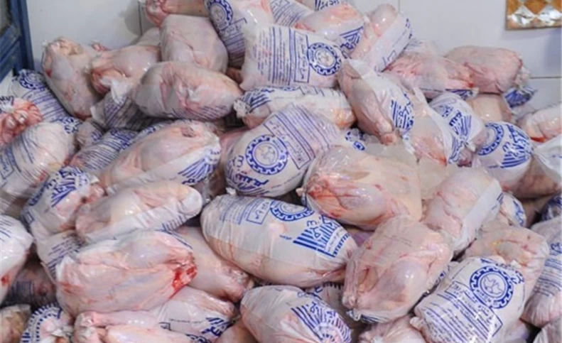 عرضه مرغ منجمد با قیمت ۴۰ هزار تومان در بازار