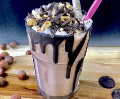 طرز تهیه میلک شیک شکلاتی