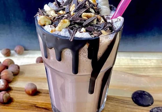 طرز تهیه میلک شیک شکلاتی
