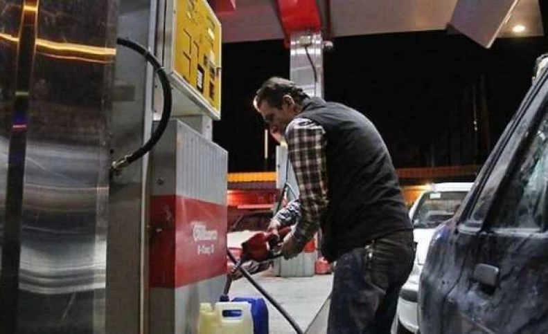 پیش‌بینی یک سناریو برای قیمت بنزین یارانه‌ای و آزاد/ چقدر احتمال افزایش قیمت بنزین وجود دارد؟