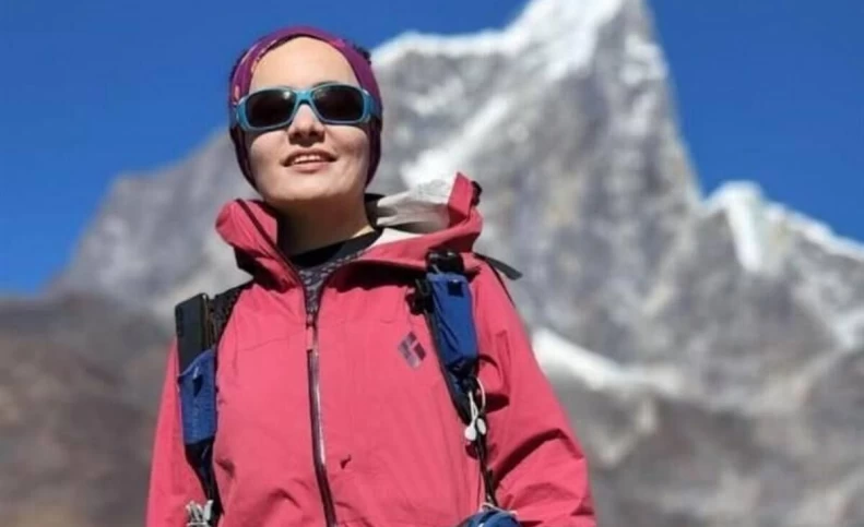 اولین زن ایرانی قله آناپورنا را فتح کرد!