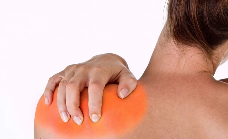 درد شانه چپ از چیست و چگونه می توان آن را درمان کرد؟