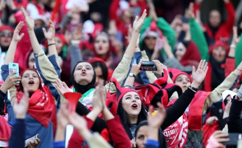 شورای عالی امنیت ملی ورود زنان به ورزشگاه‌ فوتبال را تصویب کرد