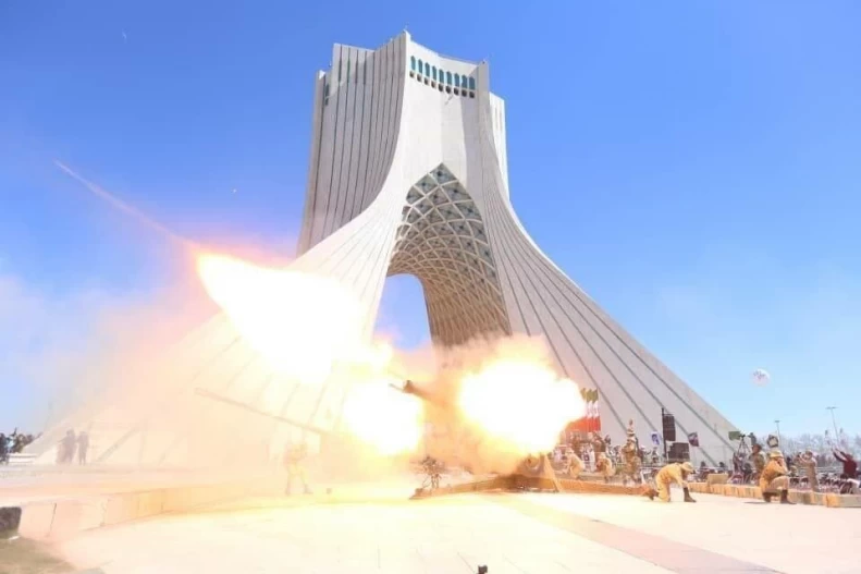 شلیک توپ سال نو، چرا کنار برج آزادی؟