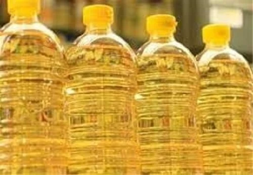 دبیر اتحادیه بنکداران مواد غذایی: وفور مواد غذایی در بازار بنکداران /روغن هست اما گرانفروشی داریم