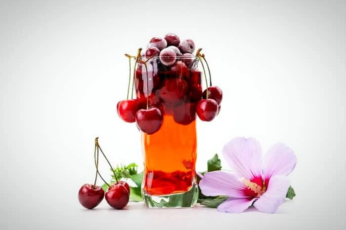 درمان بی خوابی با آب گیلاس آب گیلاس