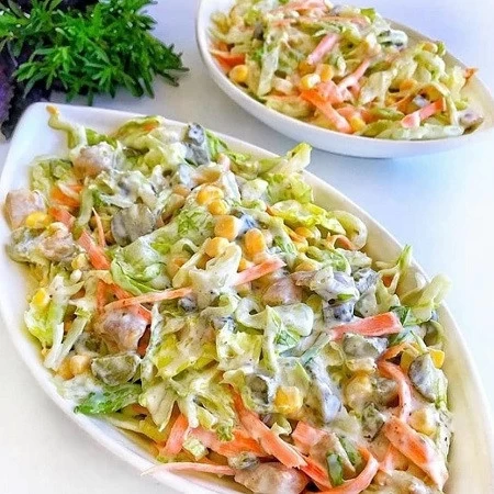 سالاد رژیمی لاغری, انواع سالاد رژیمی با مرغ, سالاد رژیمی با مرغ و کاهو