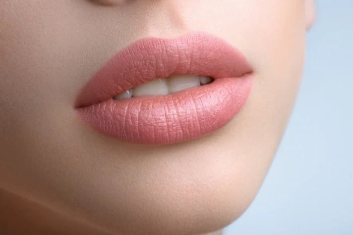 ترفندهای زیبایی و قرمز شدن لب ها خوش رنگ شدن لب