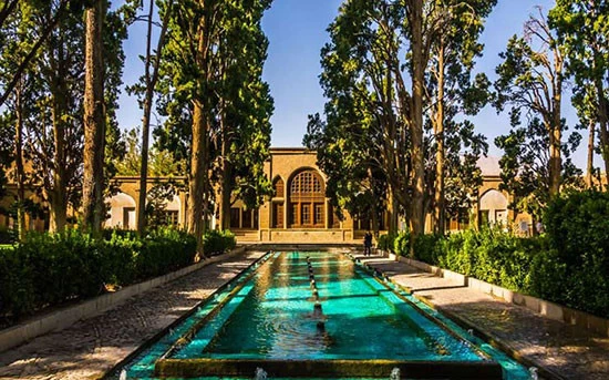 باغ فین کاشان؛ تجلی تاریخ و معماری و عنصر آب باغ فین کاشان؛ تجلی تاریخ و معماری و عنصر آب