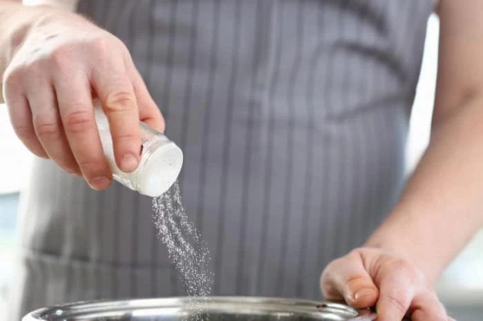 شوری شدن غذا نمک