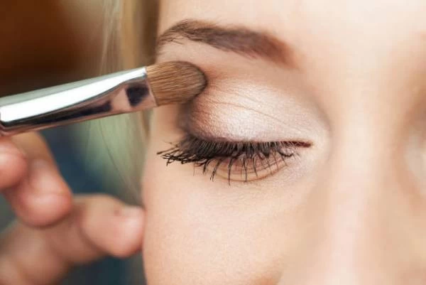 ایده ای برای ماندگاری آرایش چشم ساخت پرایمر