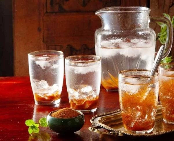 شربت خاکشیر با گلاب خاکشیر