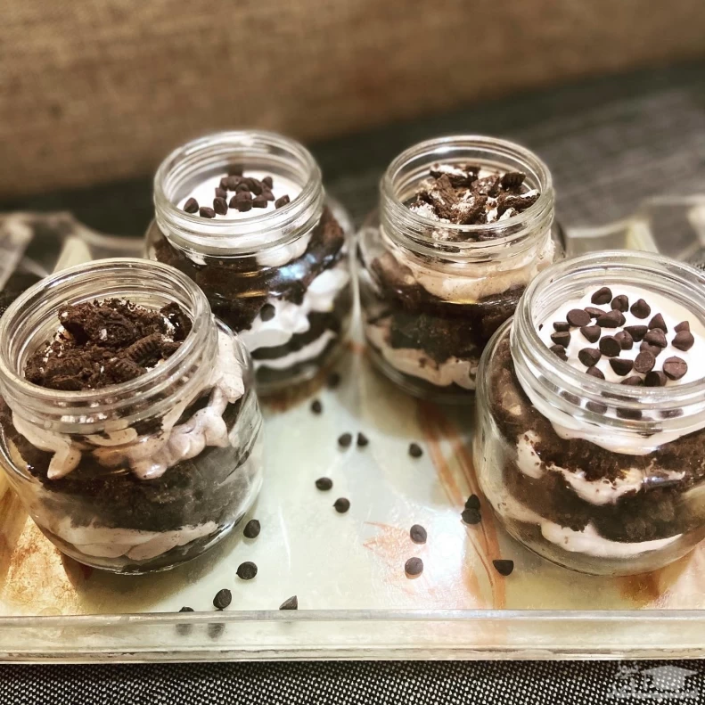 جار کیک شکلاتی
