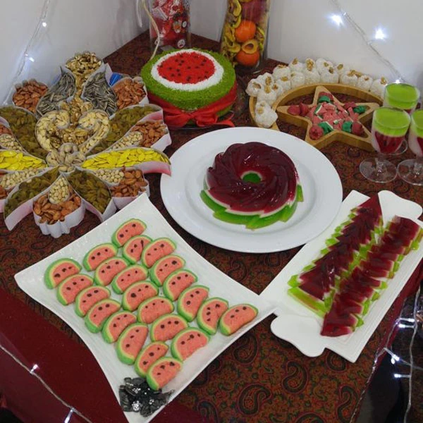 تزیین میز شب یلدا تزیین میز شب یلدا ساده و شیک جدیدترین تزیینات شب یلدا تزیین سفره یلدا با برگ پاییزی تزیین شب یلدا سنتی تزیین شب یلدا برای عروس تزیین سفره شب یلدا لاکچری عروس سفره شب یلدا امسال تزیین سفره شب یلدا روی زمین jcddk ldc af dgnh 