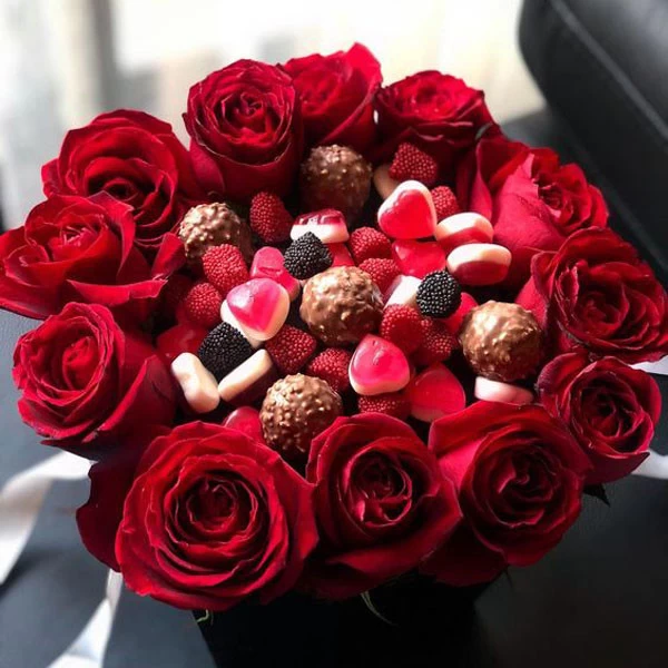 مدل دسته گل شکلاتی آموزش دسته گل شکلاتی دسته گل شکلاتی با کاغذ کشی دسته گل شکلاتی ولنتاین دسته گل شکلاتی ساده تزیین شکلات برای مهمانی تزیین شکلات در سینی lng nsji 'g a;ghjd